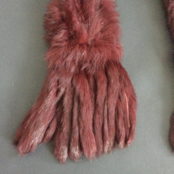 Crown Cap Superior 100% Rabbit Fur Scarf In A Rich Burgundy Color - Picture 3 of 6